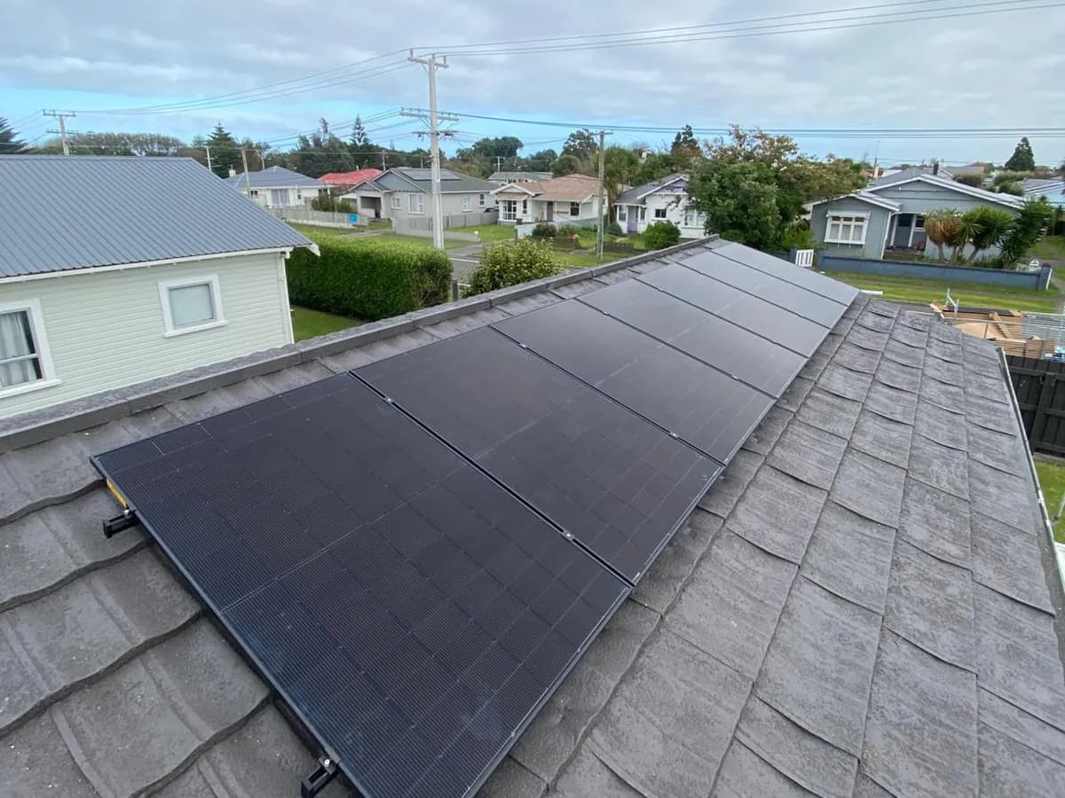A 6.6kW EFS Solar array on a home in Hāwera, Taranaki