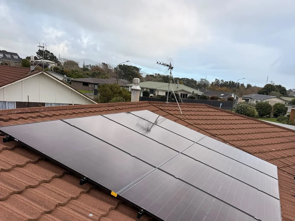 A 6.6kW EFS Solar array on a home in Whalers Gate, New Plymouth, Taranaki
